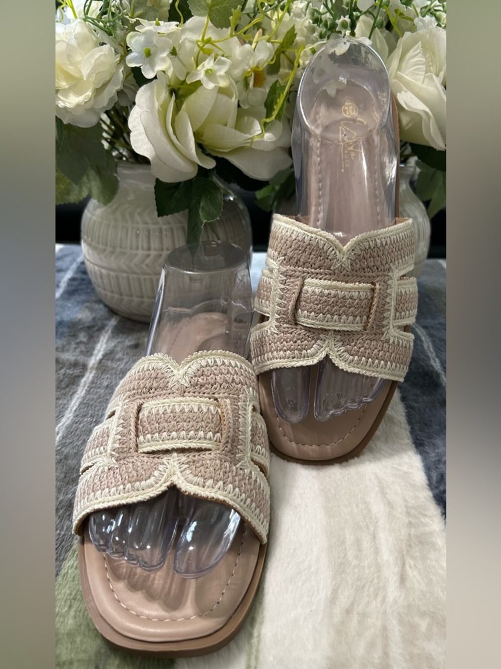 NWOT Vento Rosa Woven Raffia Slide Sandals in Beige and Cream Slip-On Size 10